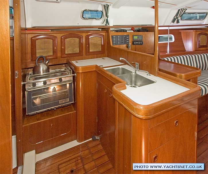 B&egrave;n&egrave;teau Oceanis Clipper 361