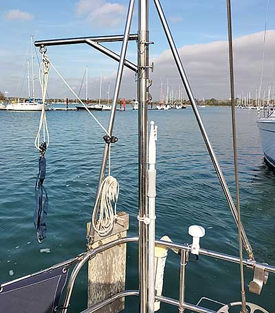 Davit for outboard