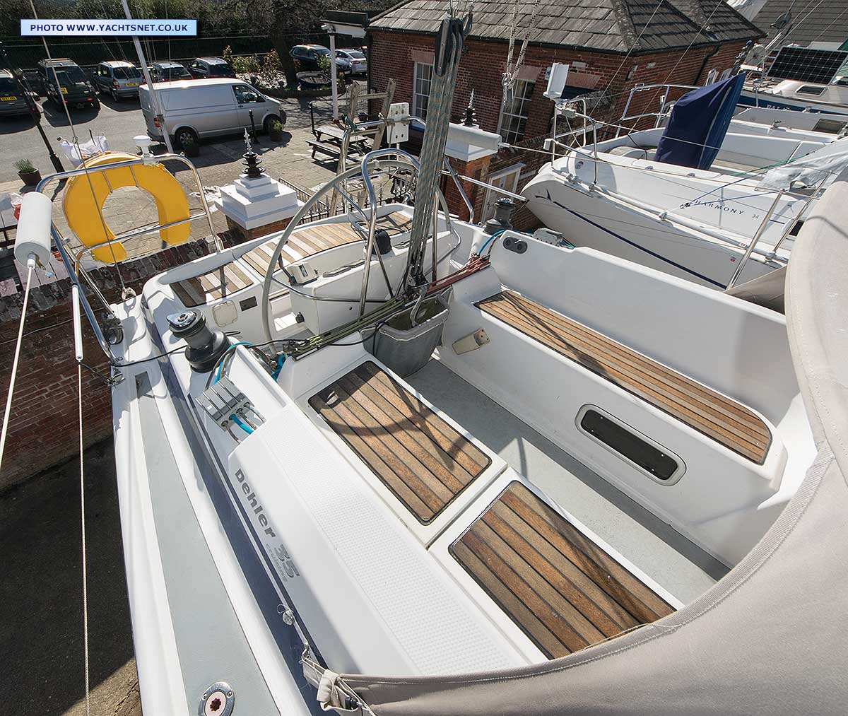 Cockpit aft