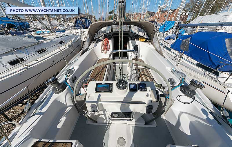 Cockpit forward
